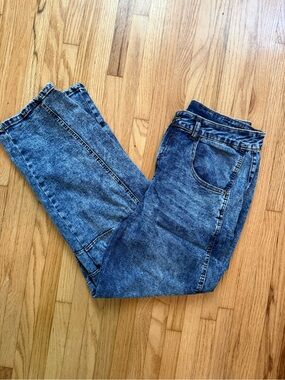 High-Waist Vintage Wash Blue Jeans-barrel fit